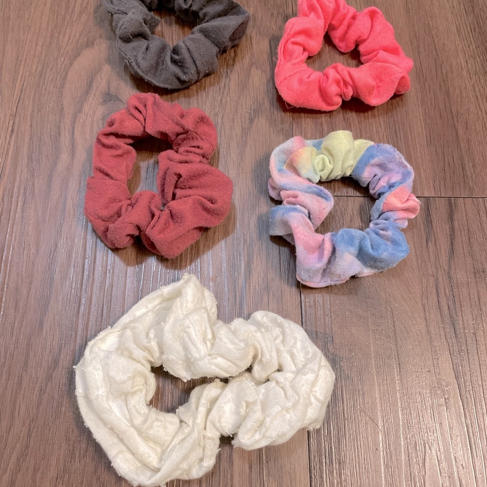 Miscellaneous Scrunchies • Solid & Patterned